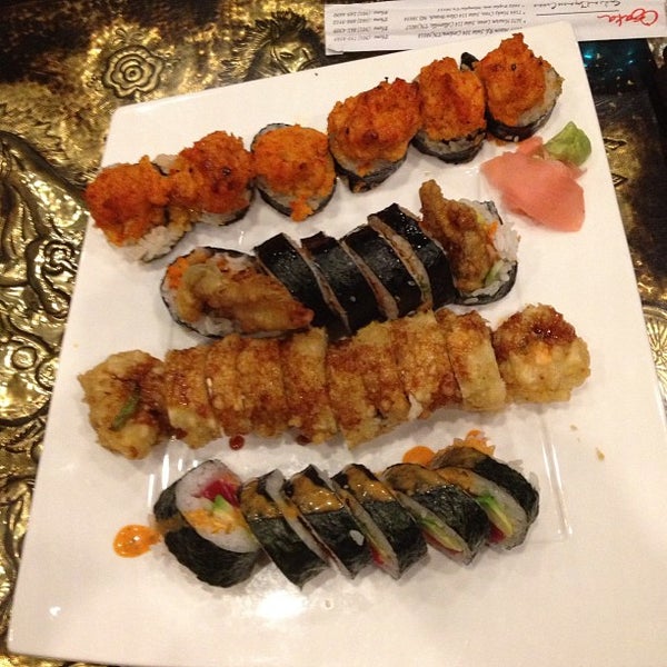 Снимок сделан в Osaka Japanese Cuisine пользователем Maygan K. 4/6/2013