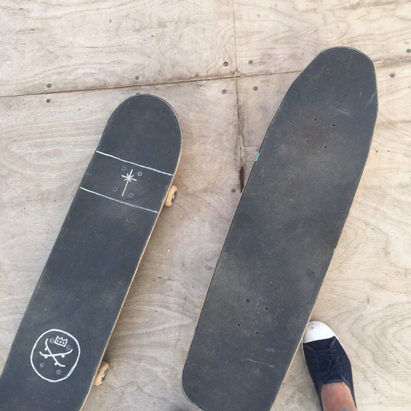 Скейт парк vans off the Wall