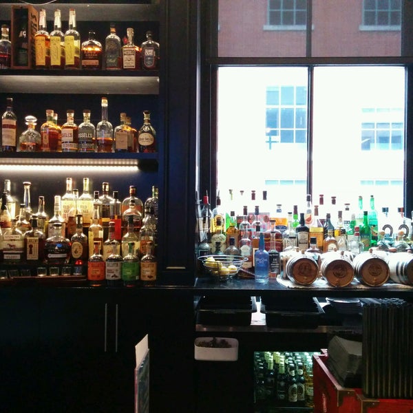 9/17/2016에 Mykhailo K.님이 Sidebar at Whiskey Row에서 찍은 사진