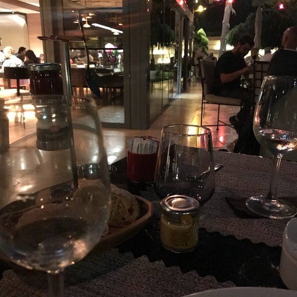 7/10/2018 tarihinde BrN D.ziyaretçi tarafından Veranda Restaurant &amp; Lounge InterContinental Istanbul'de çekilen fotoğraf