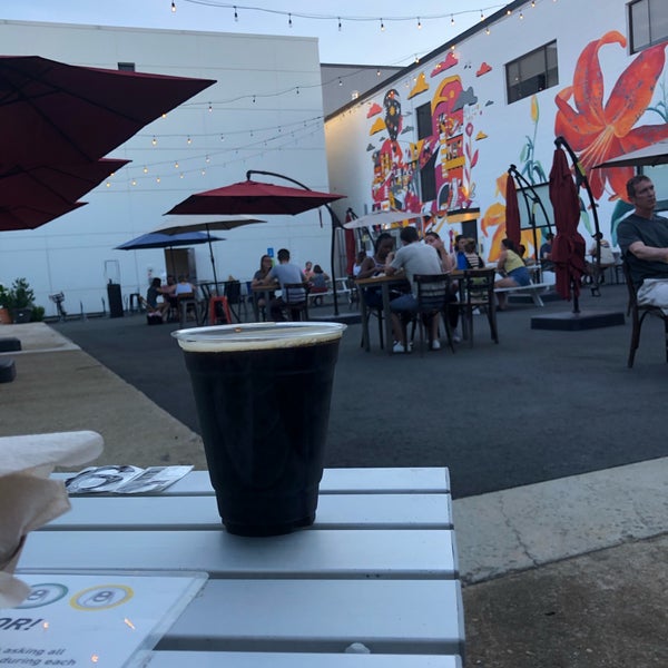Fantastic outdoor patio with cool graffiti. The indoor brewery looks nice but such a shame that it’s limited access bc of covid. I loved the cocoa sutra (tastes like a chocolate Guinness)