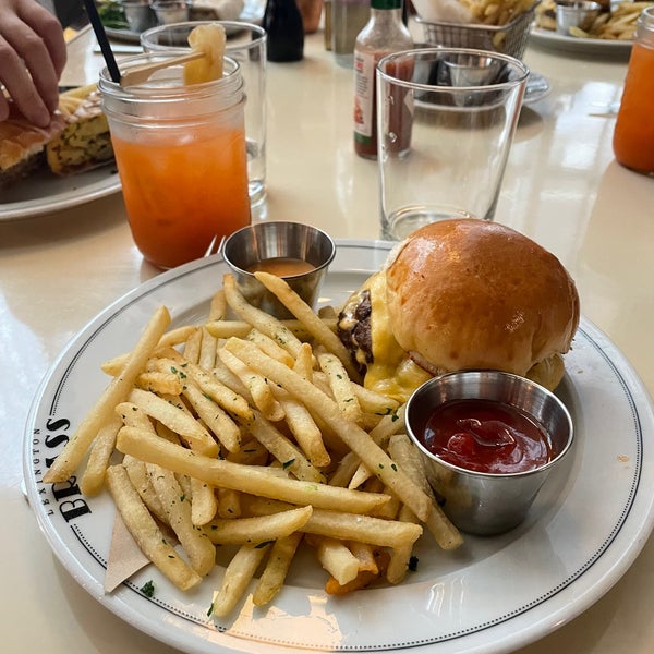 Good food (lots of options) and vibes, but waiters are eager to clear your table. The truffle fries and burger were delicious