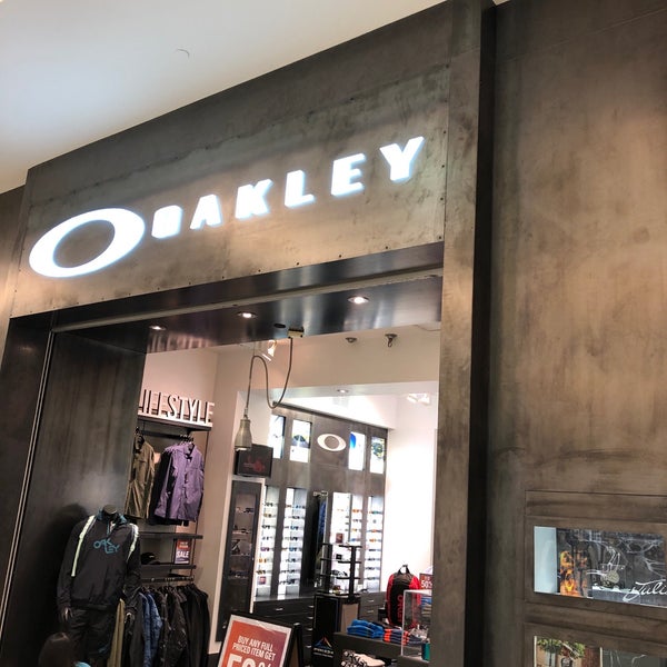 Oakley Store (Now Closed) - Burnaby, BC
