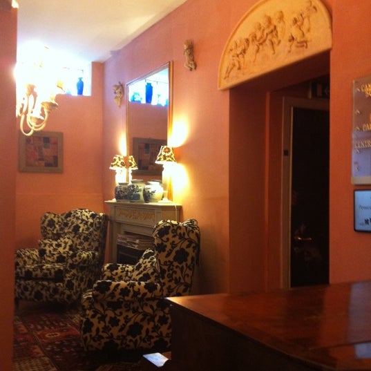 9/26/2012 tarihinde Yuliya Z.ziyaretçi tarafından Hotel Il Guercino'de çekilen fotoğraf