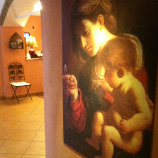 9/26/2012 tarihinde Yuliya Z.ziyaretçi tarafından Hotel Il Guercino'de çekilen fotoğraf