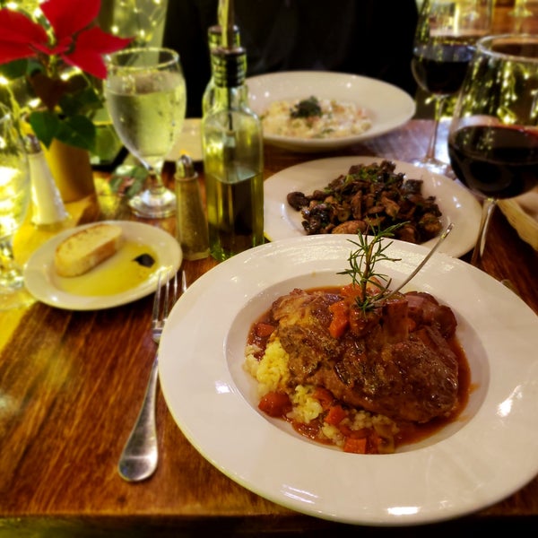 Foto tirada no(a) Osteria Panevino por Francielli A. V. em 12/21/2018