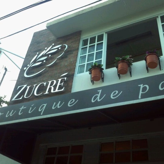 รูปภาพถ่ายที่ Zucré Boutique De Pan โดย Alejandro G. เมื่อ 10/8/2012