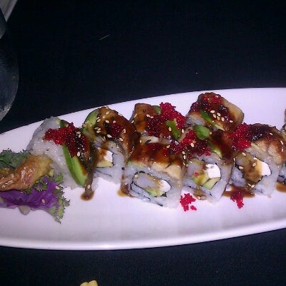 Photo prise au Shari Sushi Lounge par Samantha R. le11/30/2012