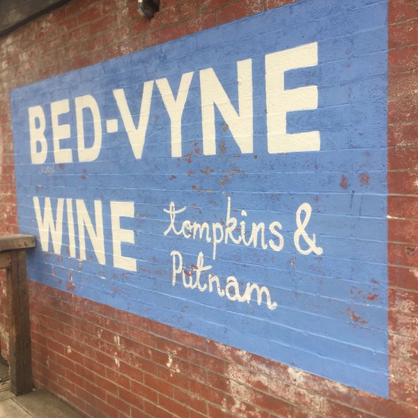 Photo prise au Bed-Vyne Wine &amp; Spirits par Chandra P. le5/5/2018