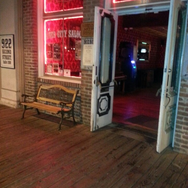 Foto tirada no(a) River City Saloon por Shawn P. em 8/13/2014