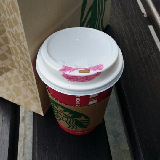 Foto tomada en Starbucks  por ABBY el 11/26/2013