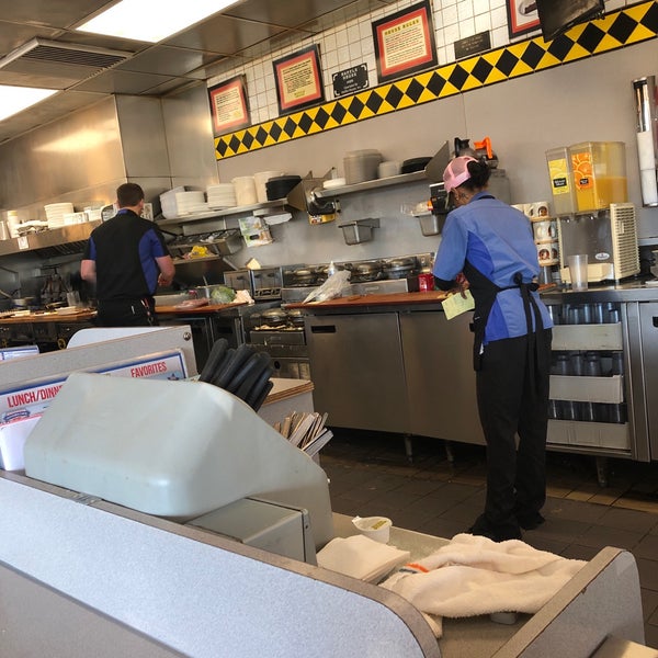 waffle house breakfast spot in pascagoula