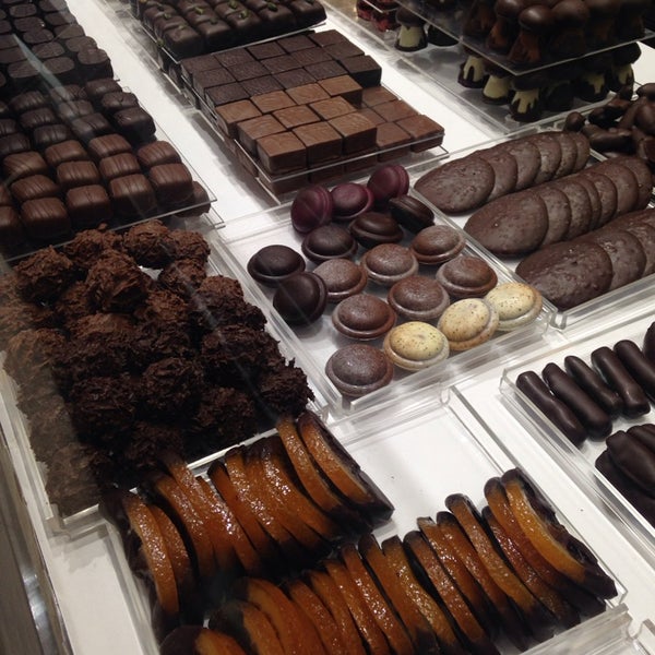 8/25/2014 tarihinde Anna L.ziyaretçi tarafından Chocolat Michel Cluizel'de çekilen fotoğraf