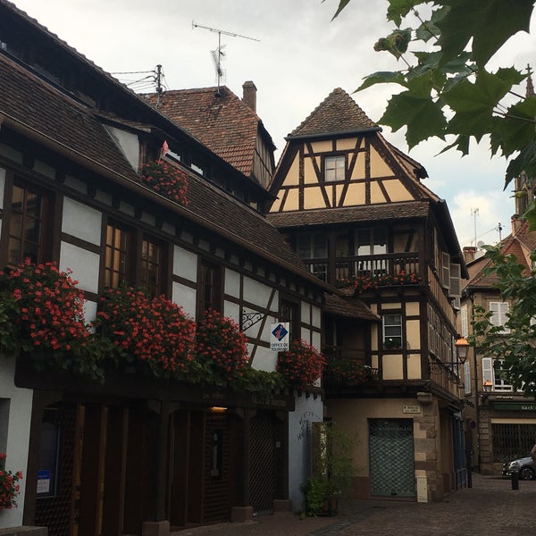 Foto tirada no(a) Office du Tourisme d&#39;Obernai por Christian L. em 8/30/2018