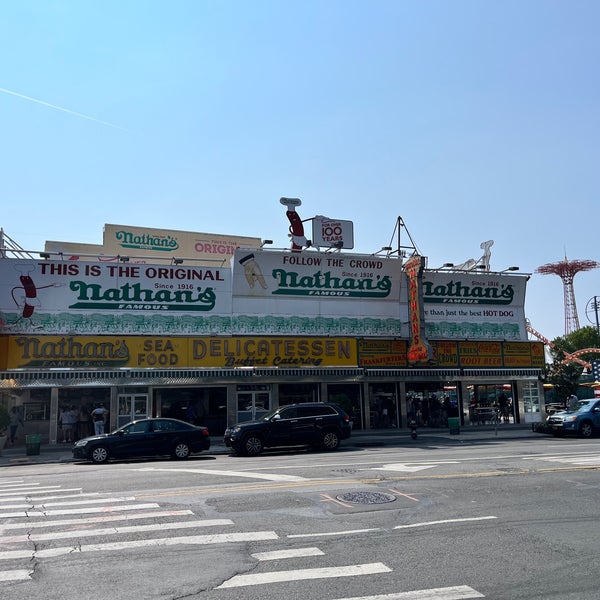 Photo taken at Nathan&#39;s Famous by Lezley B. on 9/18/2022