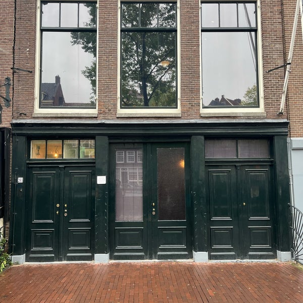 Photo taken at Anne Frank House by Tannia G. on 10/12/2023