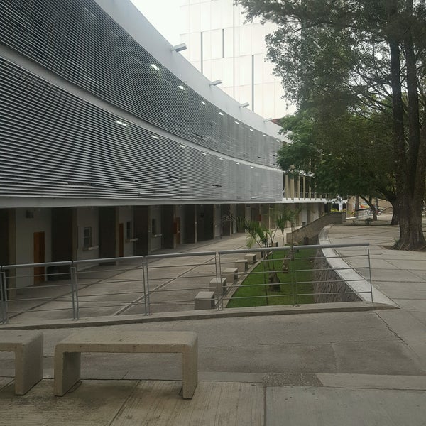 Photo taken at Centro Universitario de Arte, Arquitectura y Diseño (CUAAD Huentitán) by Alejandro N. on 10/7/2016