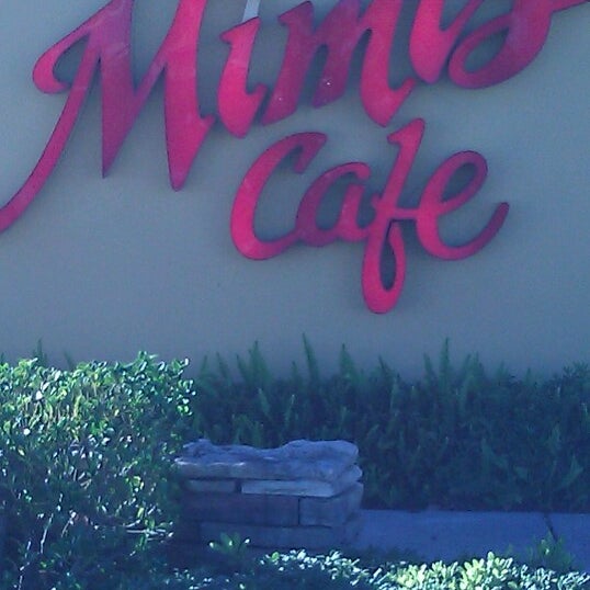 Photo prise au Mimi&#39;s Cafe par Arjay S. le12/30/2012