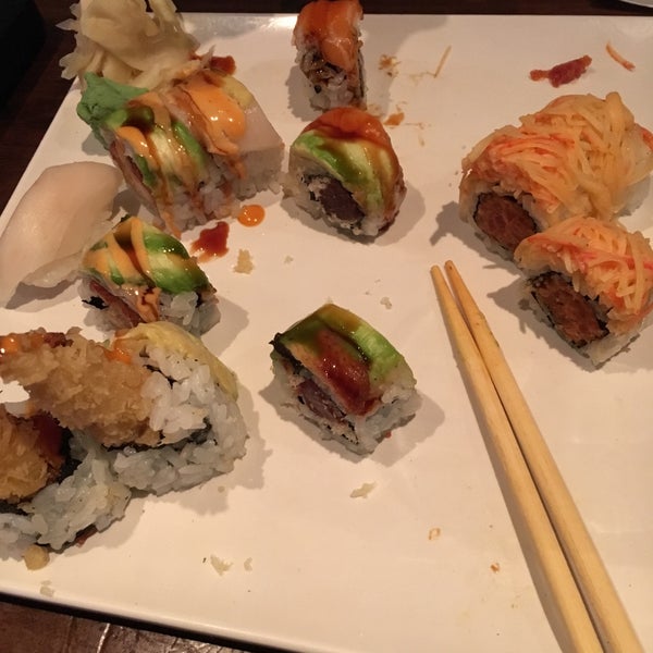 รูปภาพถ่ายที่ Kumo Sushi โดย Marty N. เมื่อ 4/16/2016
