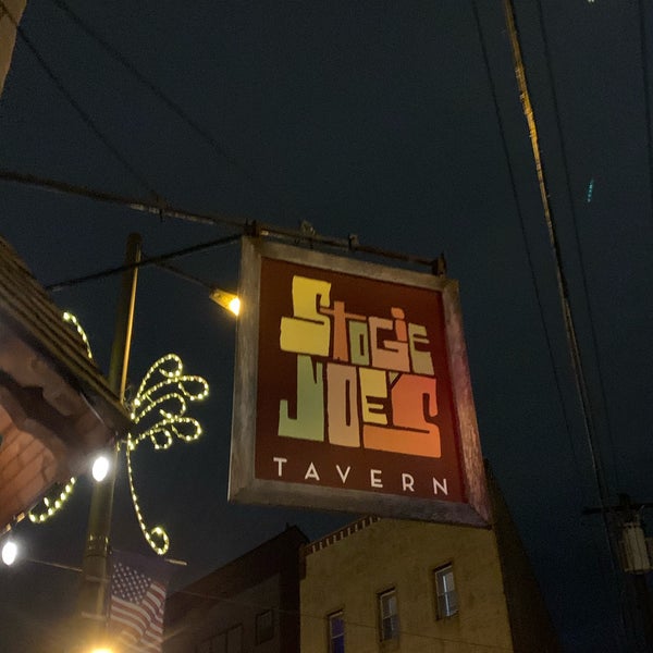 Foto diambil di Stogie Joe&#39;s Tavern oleh Marty N. pada 10/17/2020