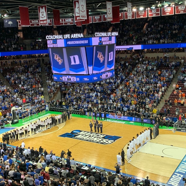 รูปภาพถ่ายที่ Colonial Life Arena โดย Marty N. เมื่อ 3/25/2019