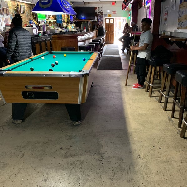 Foto tomada en El Farolito Bar  por Marty N. el 3/3/2019
