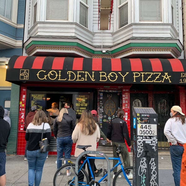 Снимок сделан в Golden Boy Pizza пользователем Marty N. 4/3/2021