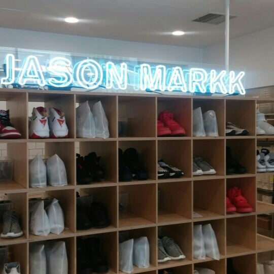 4/14/2016にJasonがJason Markk Flagship Storeで撮った写真