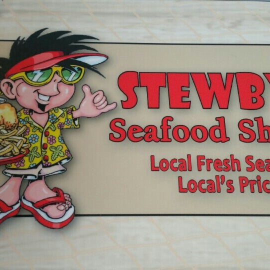 Foto tirada no(a) Stewby&#39;s Seafood Shanty por Chris H. em 9/21/2015