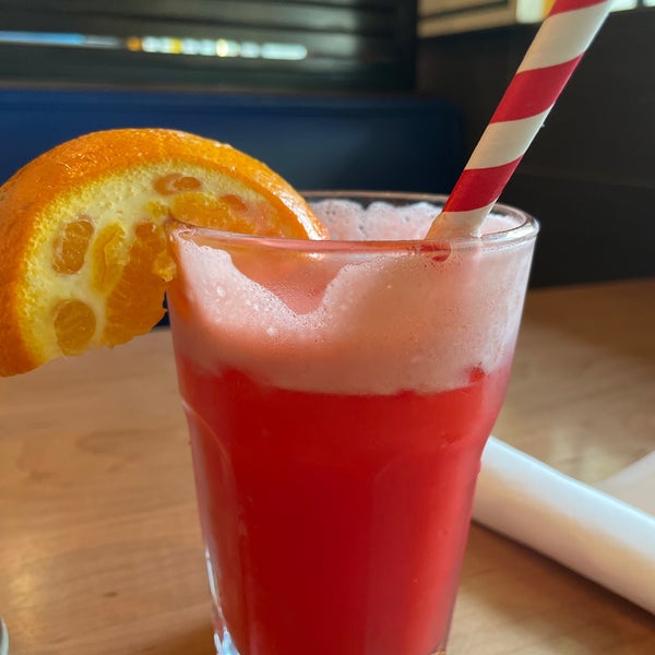 Café Johnny Canoe West Bay Street