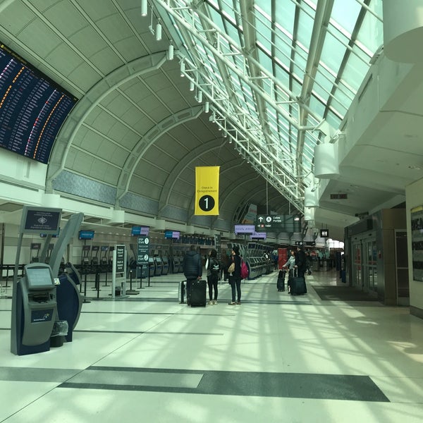 WestJet Ticket Counter Toronto Pearson International Airport Terminal 3