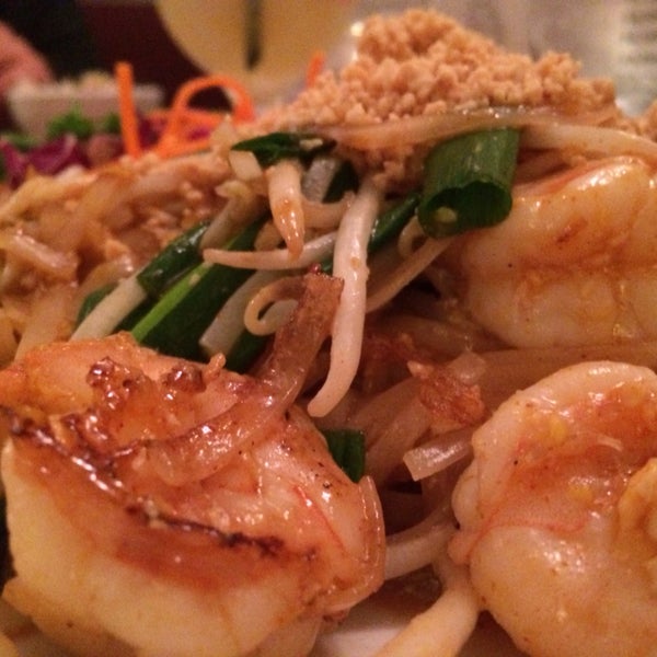 The Shrimp Pad Thai here is quite good!