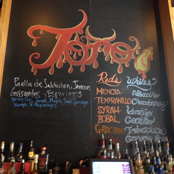Das Foto wurde bei Toro Restaurant von Eric A. am 4/28/2013 aufgenommen