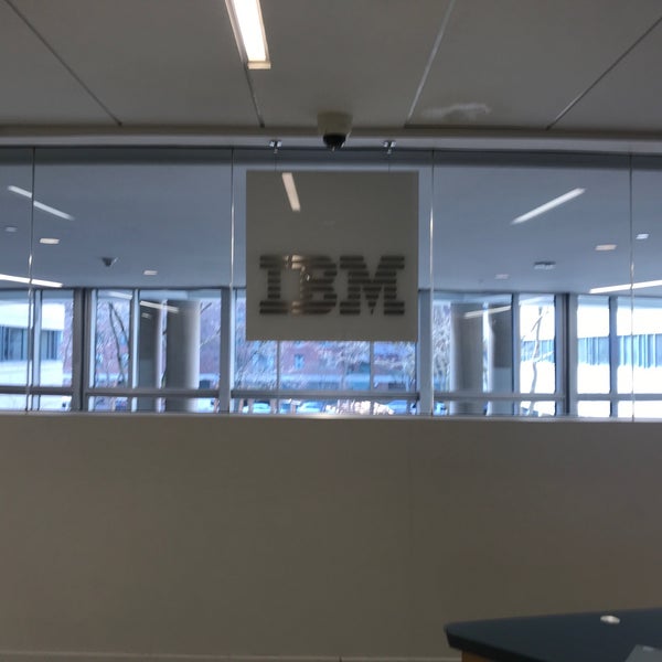 Foto diambil di IBM Interactive Experience Design Lab oleh Eric A. pada 3/9/2020