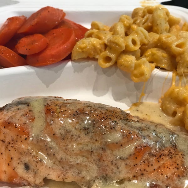 Impressively delicious for airport fast food — try a combo of salmon, carrots, and mac & cheese!