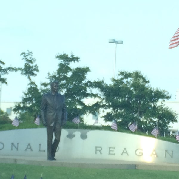 Foto scattata a Aeroporto Nazionale di Washington-Ronald Reagan (DCA) da Eric A. il 6/30/2016