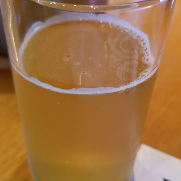 Photo taken at BJ&#39;s Restaurant &amp; Brewhouse by Edward G. on 6/4/2019