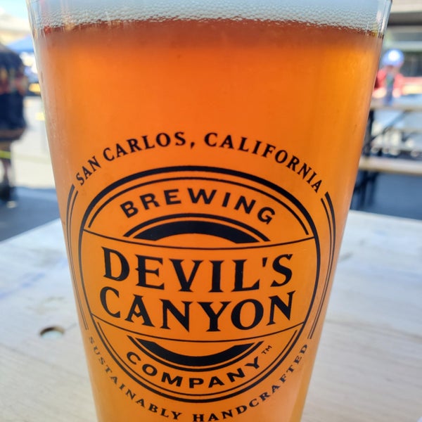Photo prise au Devil&#39;s Canyon Brewing Company par Edward G. le6/20/2021