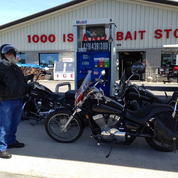 1000 island bait store
