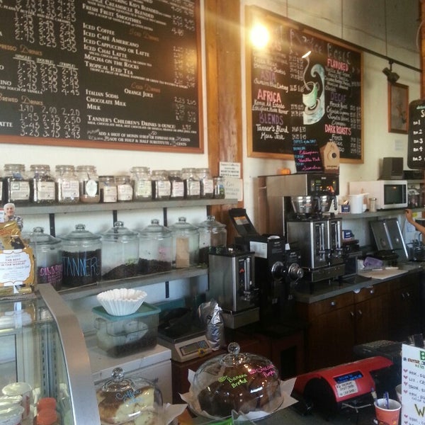 รูปภาพถ่ายที่ Tanner&#39;s Coffee Co โดย tony m. เมื่อ 2/23/2013