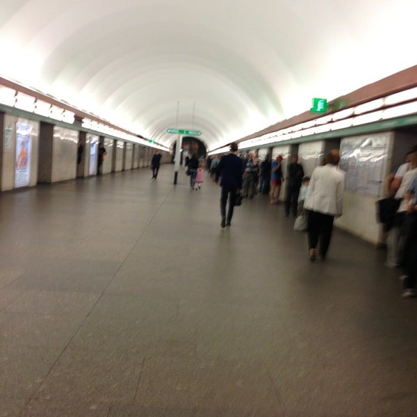 Метро елизаровская старые