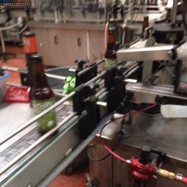 2/3/2014 tarihinde Ben F.ziyaretçi tarafından Thomas Creek Brewery'de çekilen fotoğraf
