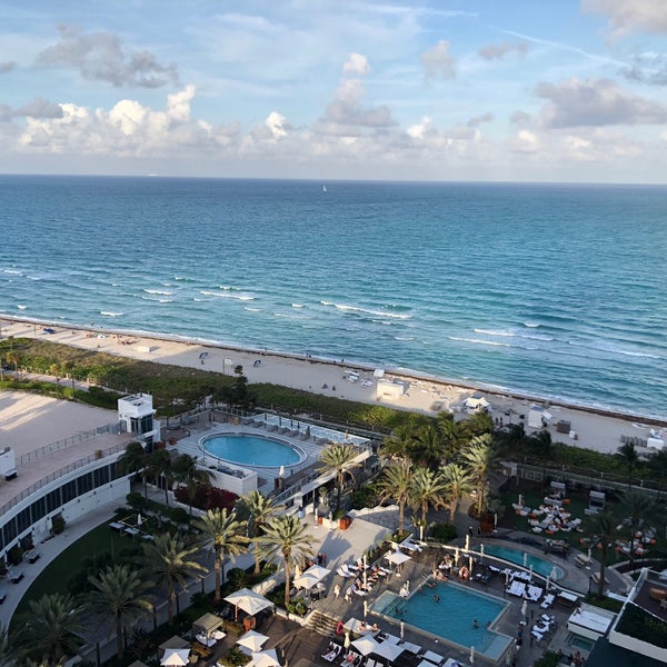Снимок сделан в Eden Roc Resort Miami Beach пользователем JoyLuv 3/20/2019
