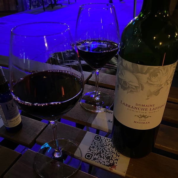 11/20/2020 tarihinde Reyner T.ziyaretçi tarafından Blush! Wine Bar'de çekilen fotoğraf