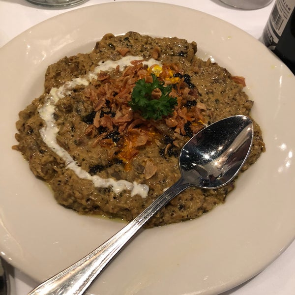 Das Foto wurde bei Maykadeh Persian Cuisine von Reyner T. am 5/23/2018 aufgenommen
