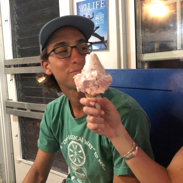 7/21/2019 tarihinde Liz T.ziyaretçi tarafından Four Seas Ice Cream'de çekilen fotoğraf
