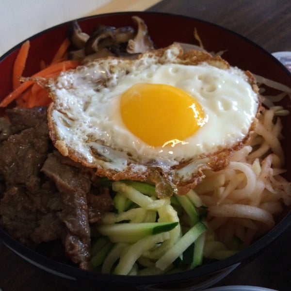 รูปภาพถ่ายที่ Aria Korean-American Snack Bar โดย James S. เมื่อ 4/13/2014
