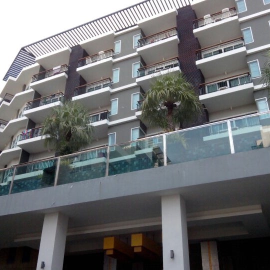 Das Foto wurde bei Andakira Hotel Phuket von CD Tom P. am 11/20/2012 aufgenommen