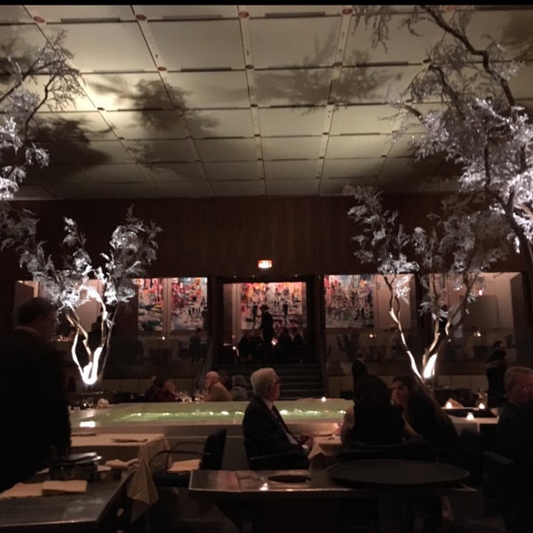 5/1/2016 tarihinde Julie M.ziyaretçi tarafından The Four Seasons Restaurant'de çekilen fotoğraf