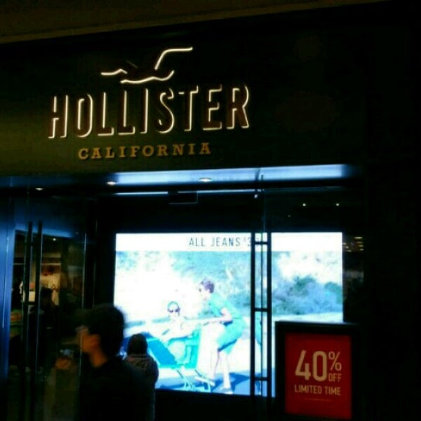 hollister in eaton center